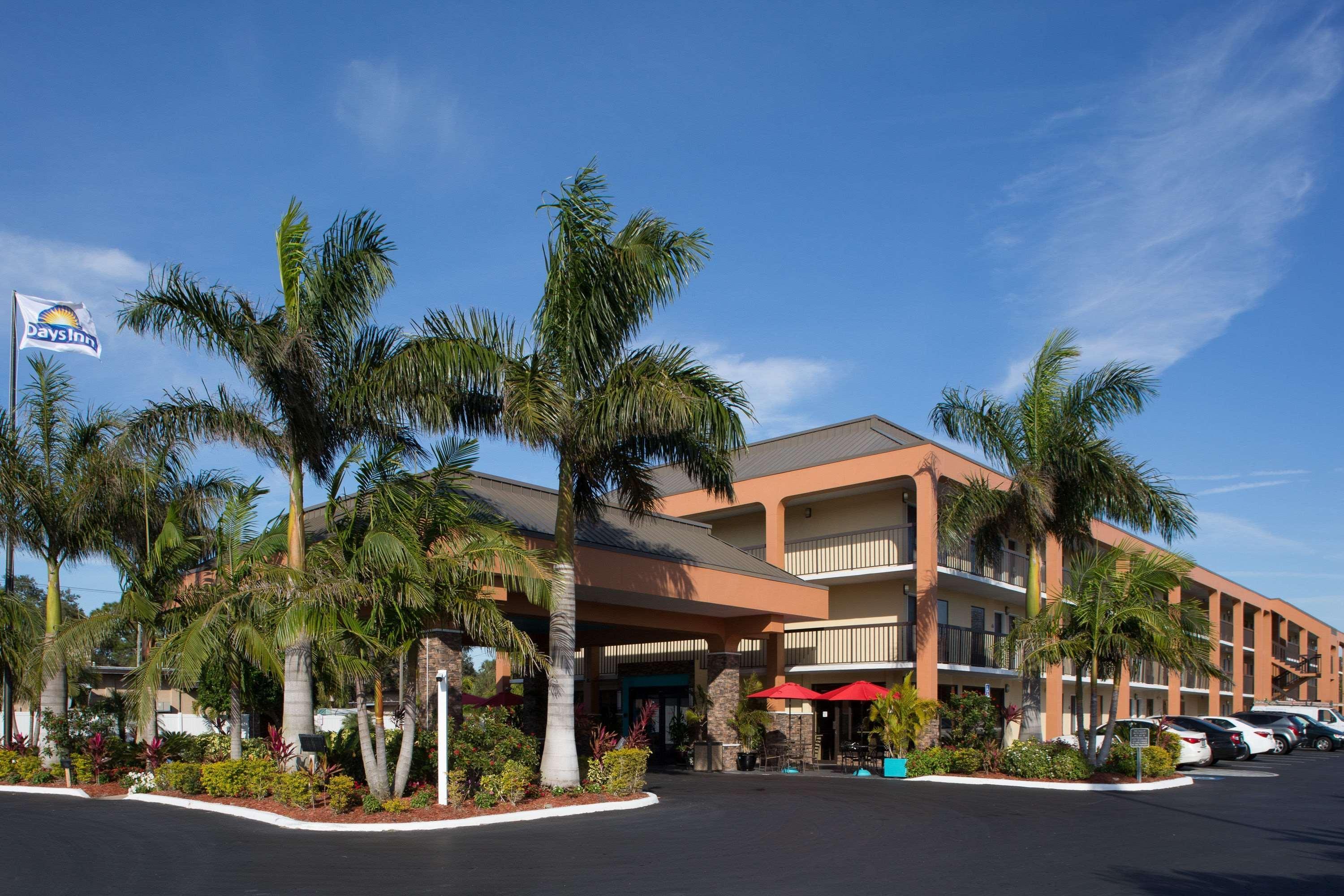 Days Inn By Wyndham Sarasota Bay Extérieur photo