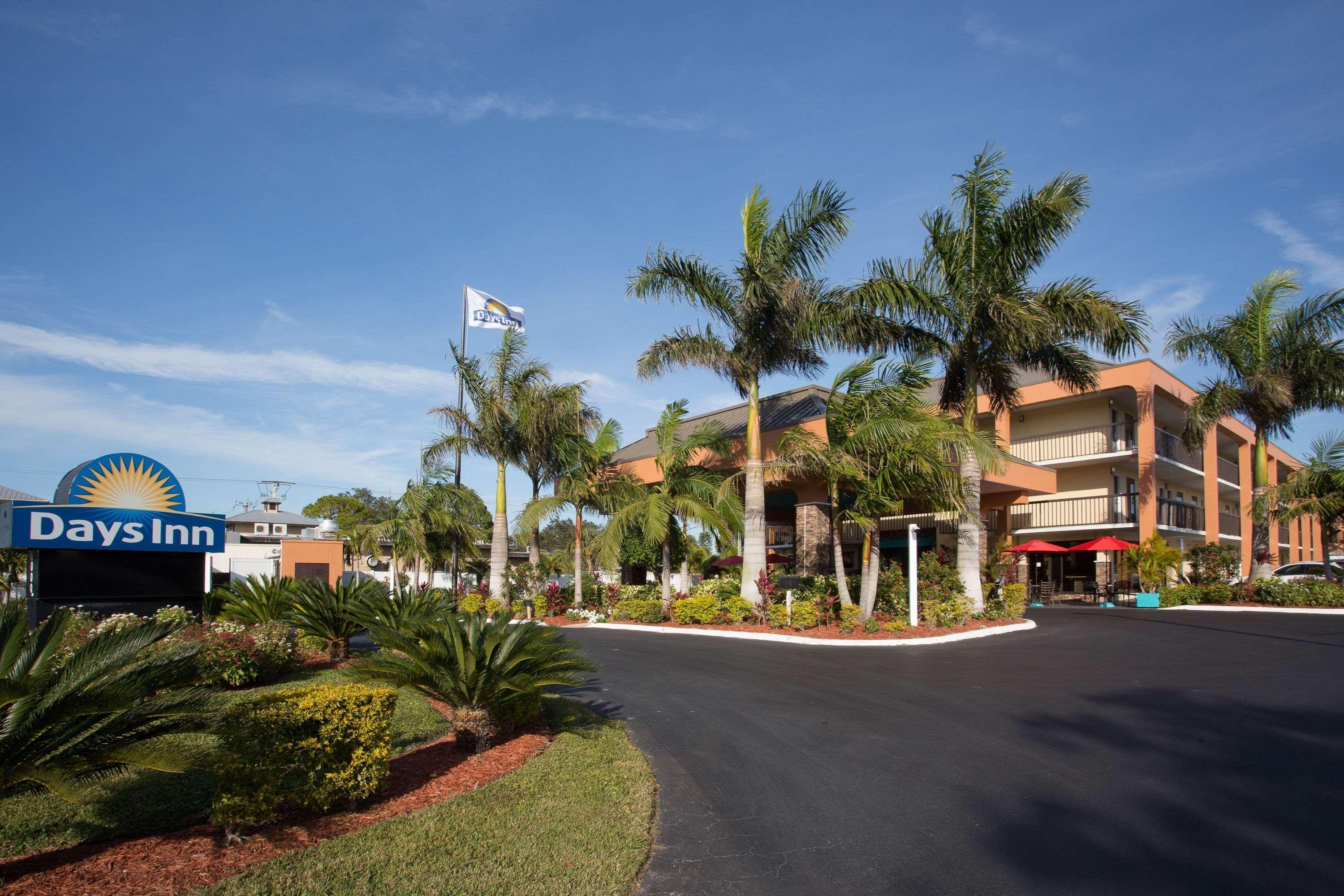 Days Inn By Wyndham Sarasota Bay Extérieur photo
