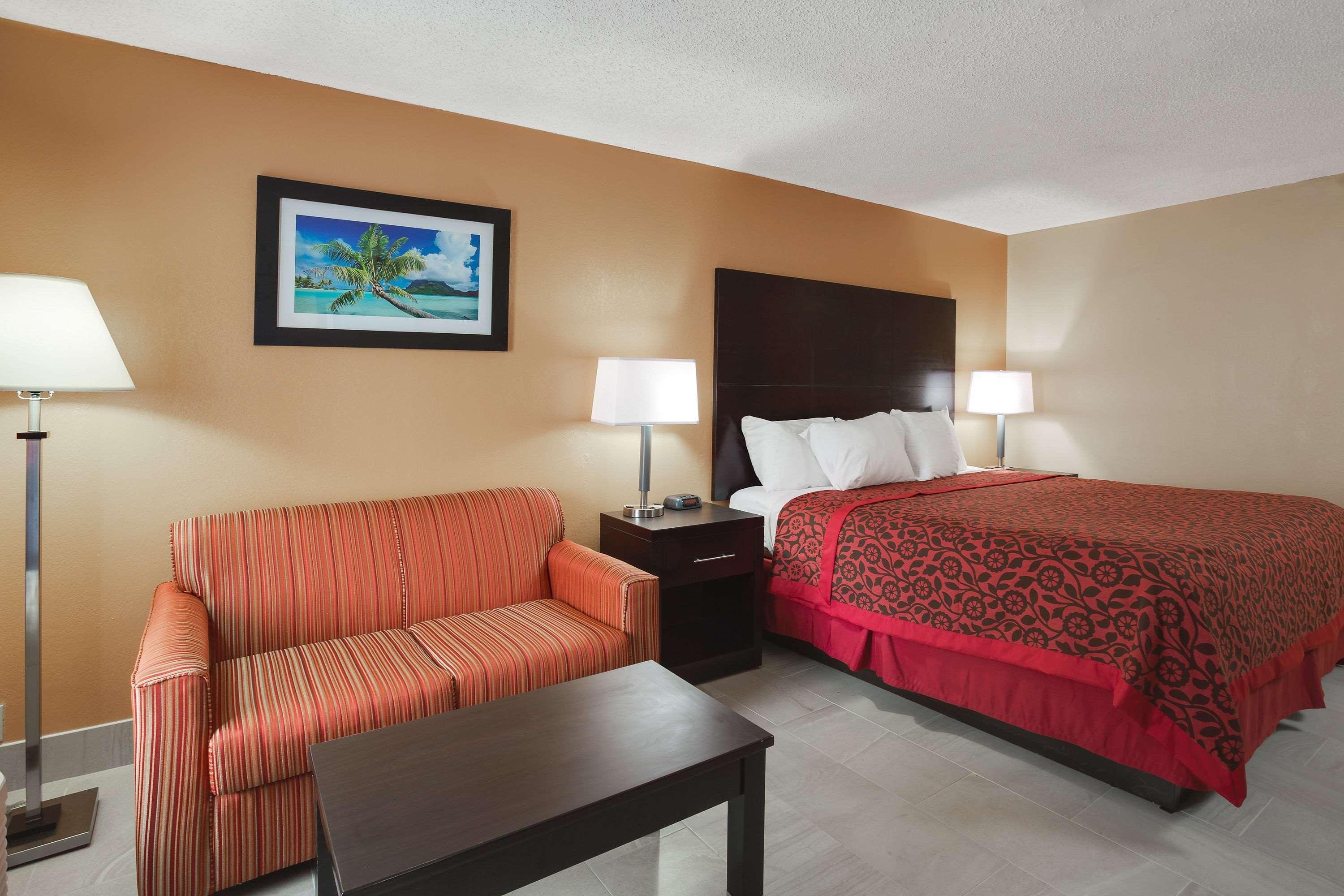 Days Inn By Wyndham Sarasota Bay Extérieur photo