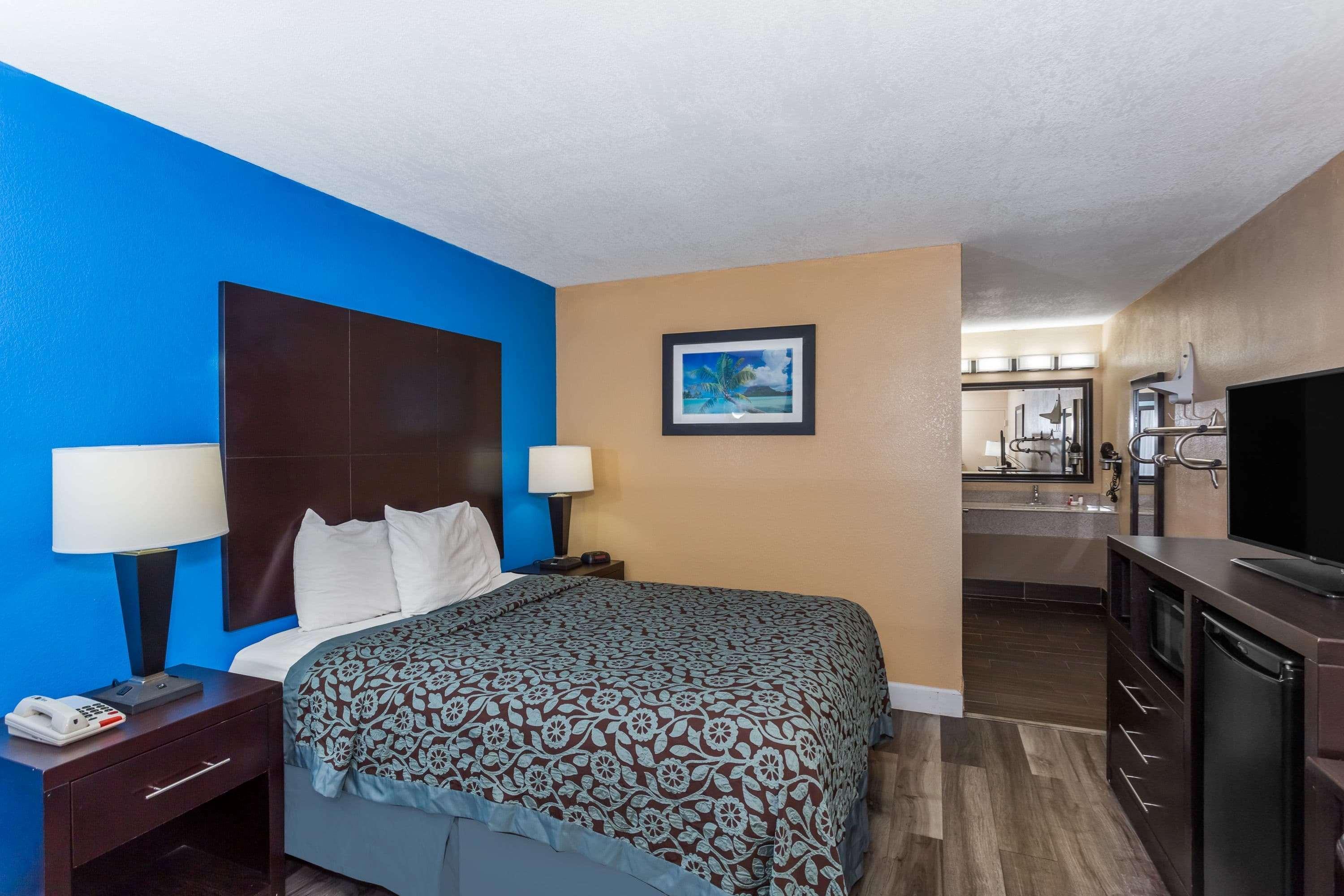 Days Inn By Wyndham Sarasota Bay Extérieur photo