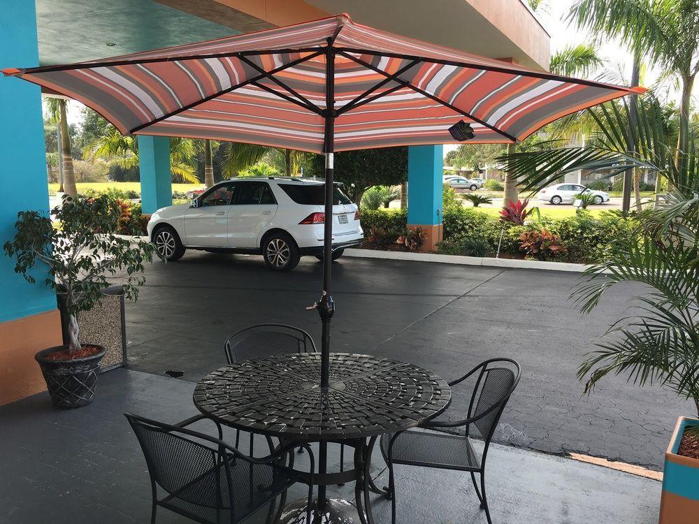 Days Inn By Wyndham Sarasota Bay Extérieur photo