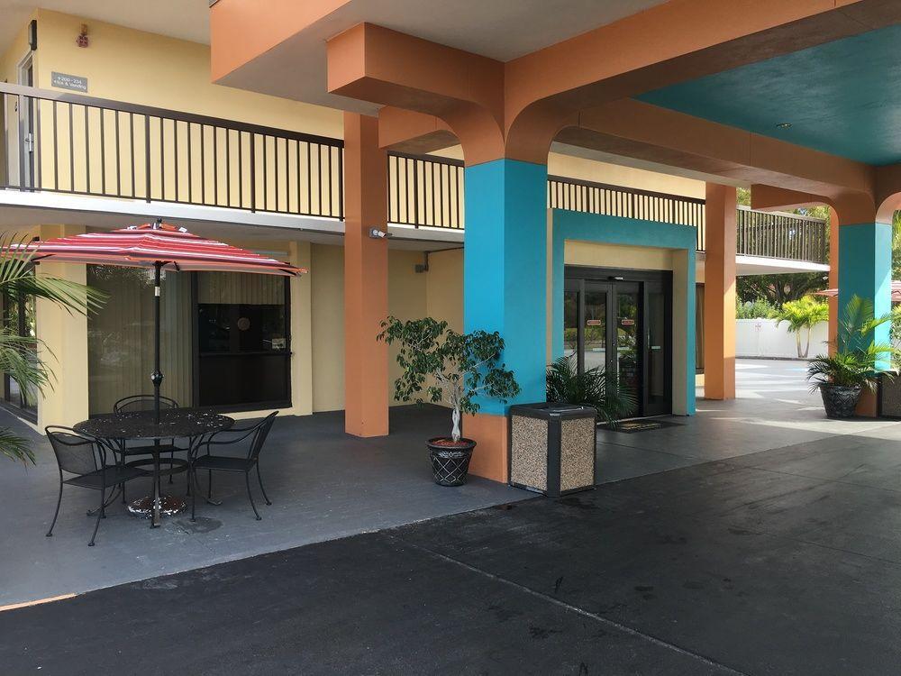 Days Inn By Wyndham Sarasota Bay Extérieur photo