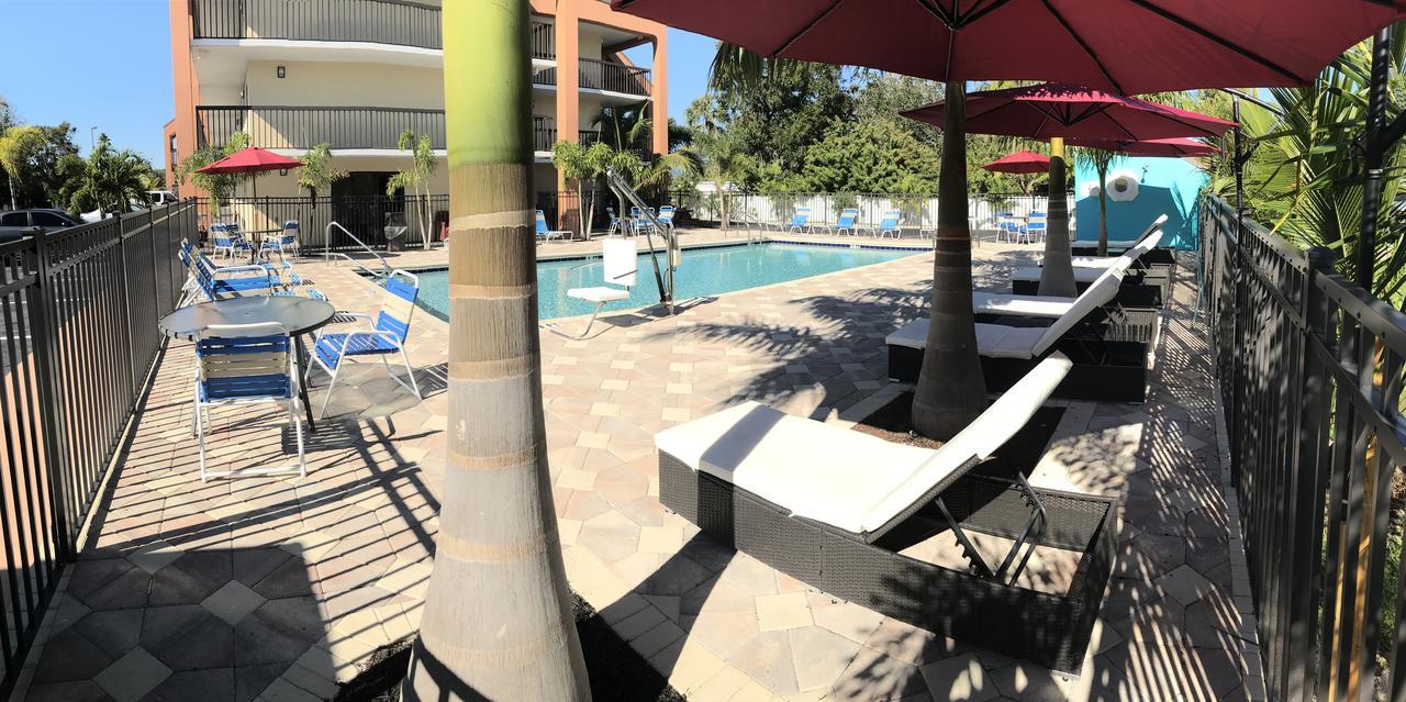 Days Inn By Wyndham Sarasota Bay Extérieur photo