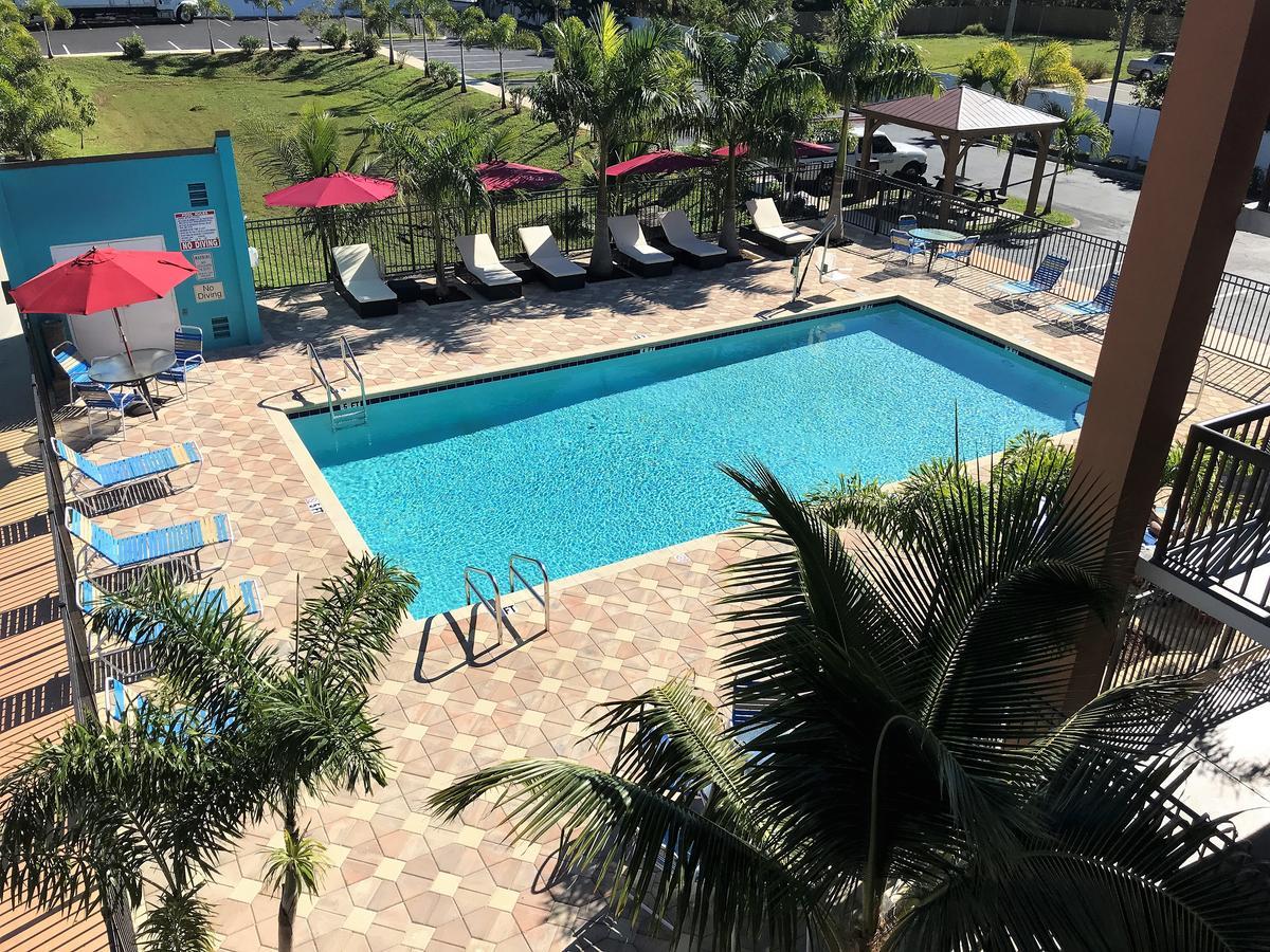 Days Inn By Wyndham Sarasota Bay Extérieur photo