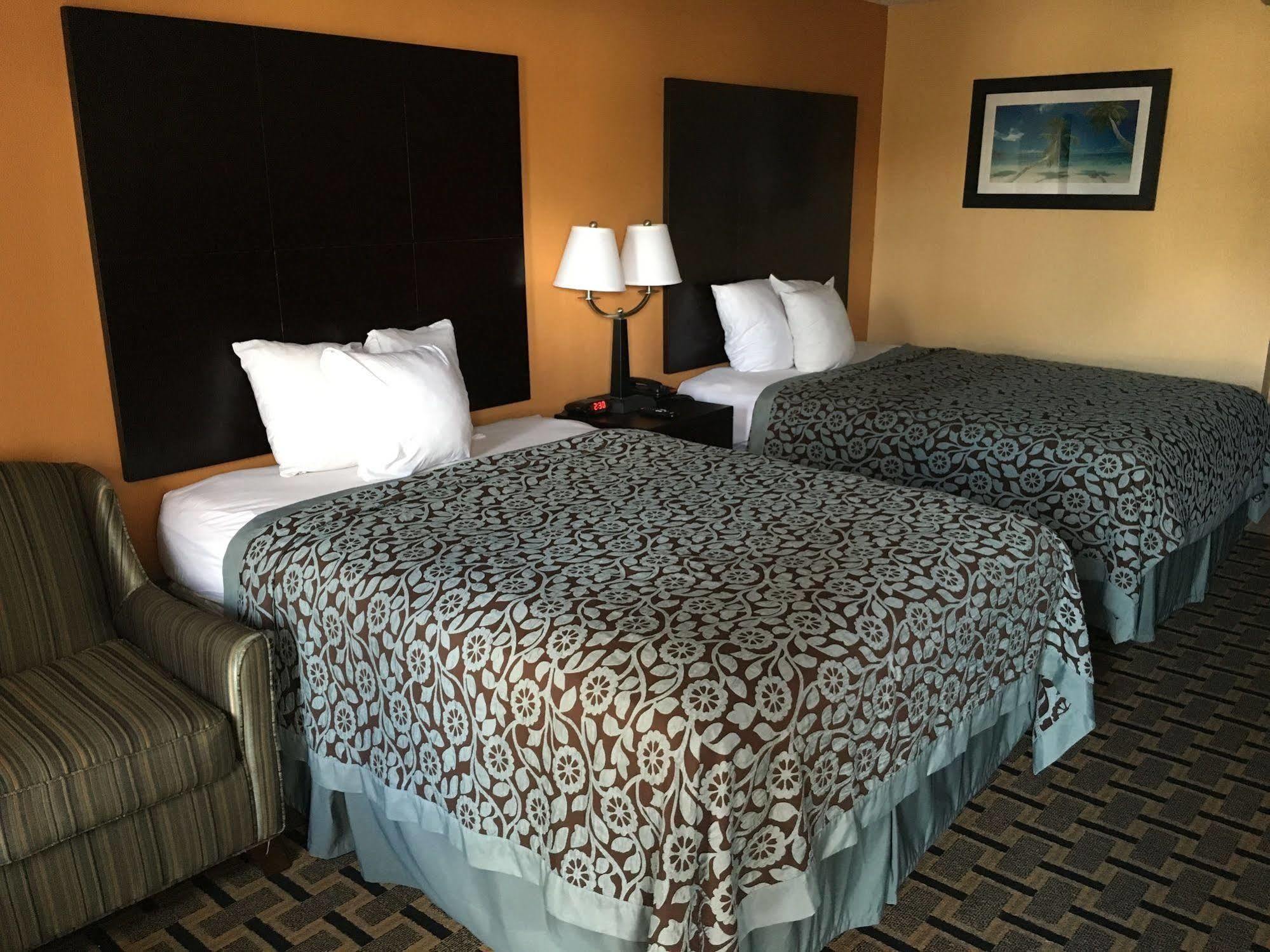 Days Inn By Wyndham Sarasota Bay Extérieur photo