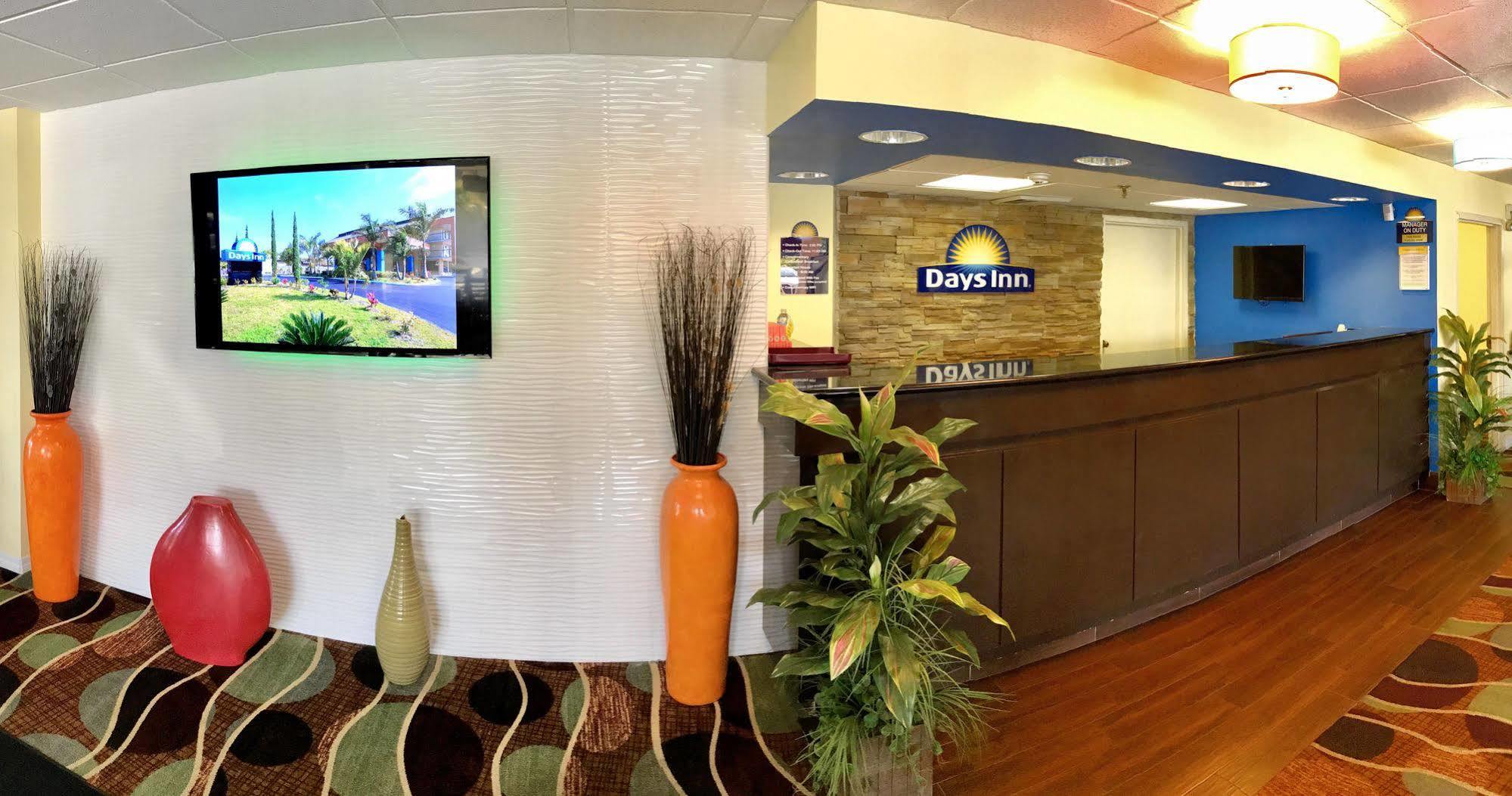 Days Inn By Wyndham Sarasota Bay Extérieur photo