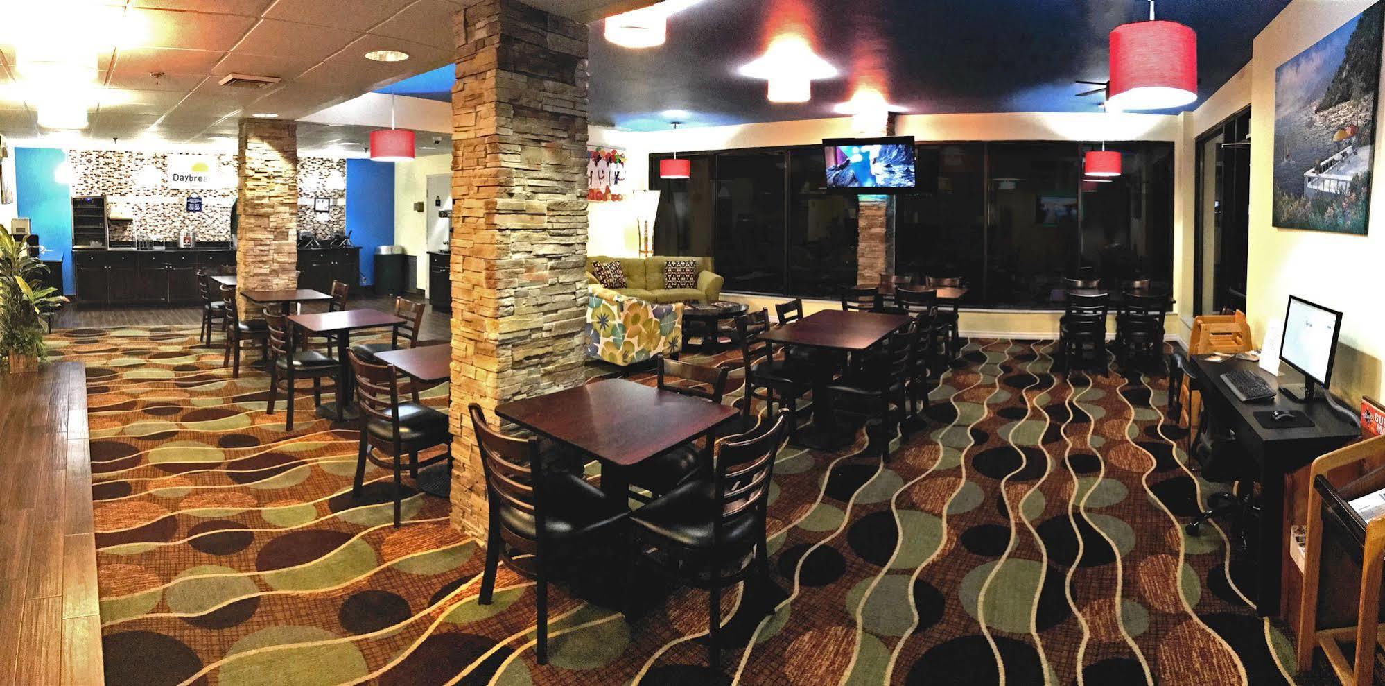 Days Inn By Wyndham Sarasota Bay Extérieur photo